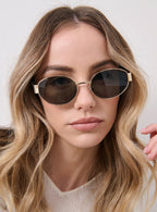 ROUND METAL OVAL SUNGLASSES IN BLACK