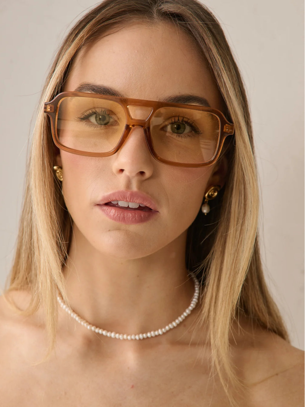 PARIS AVIATOR SUNGLASSES IN LATTE